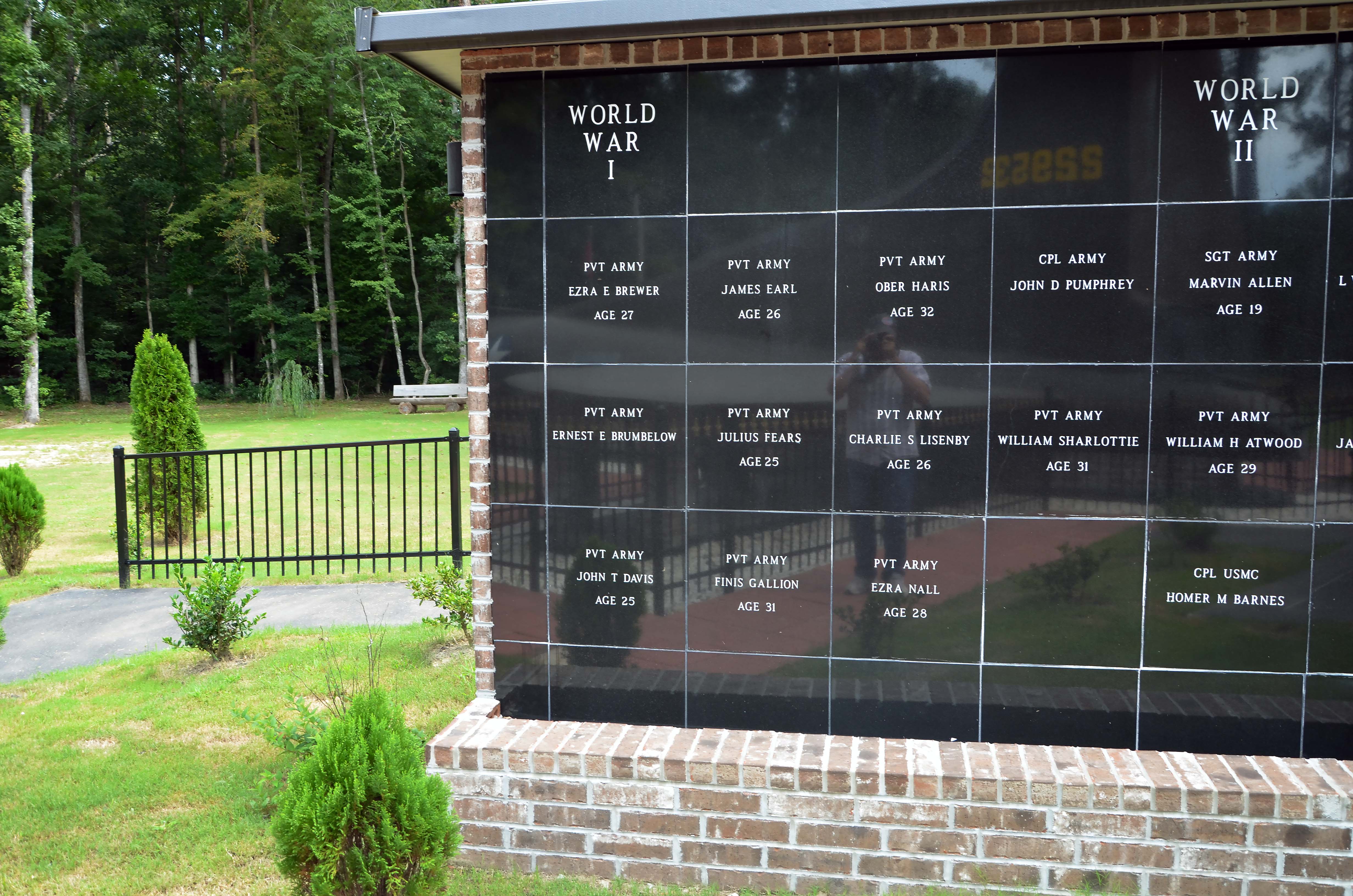 Zoom on the image : Grant County Veterans Memorial