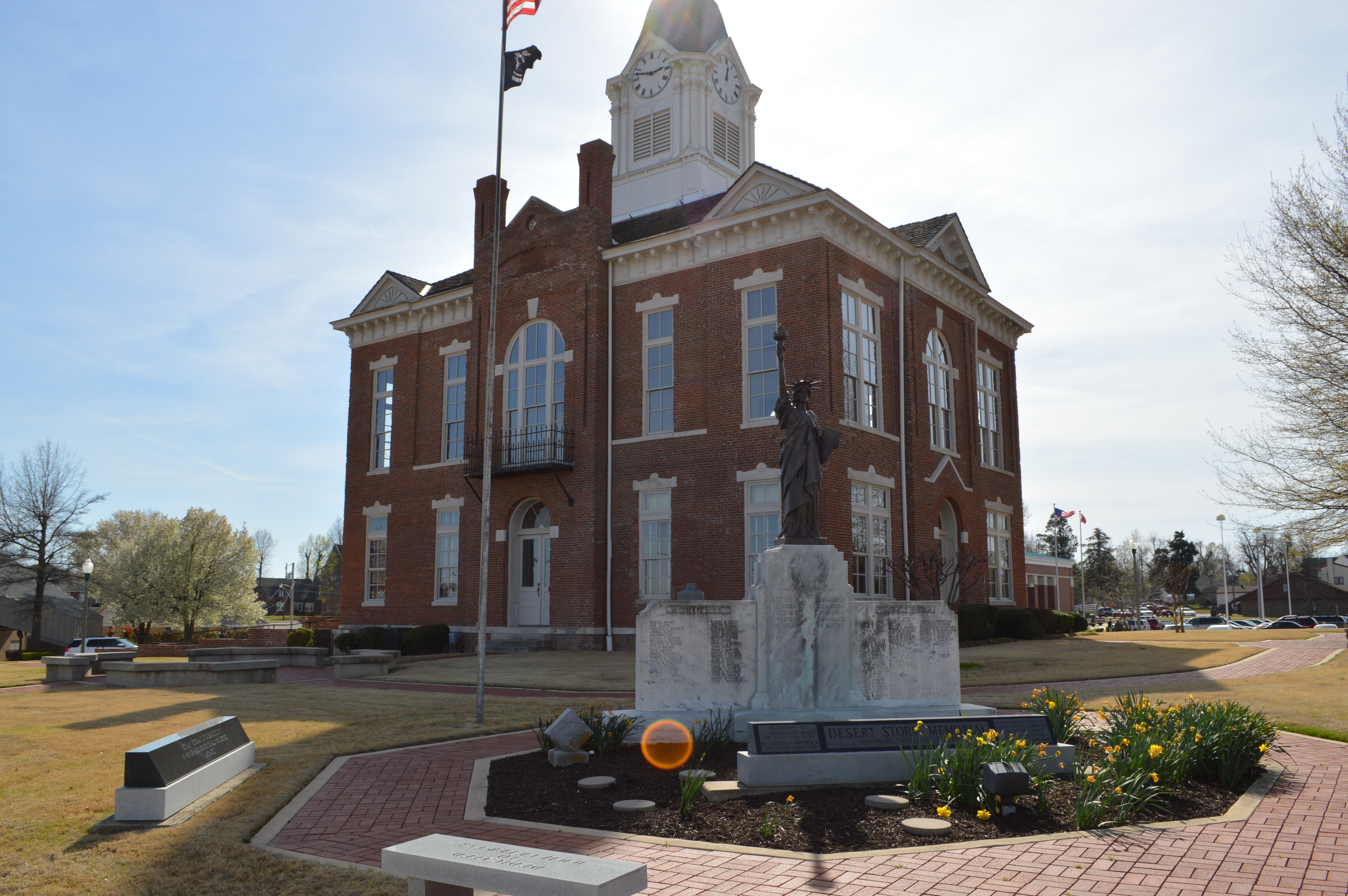 Zoom on the image : Paragould War Memorial
