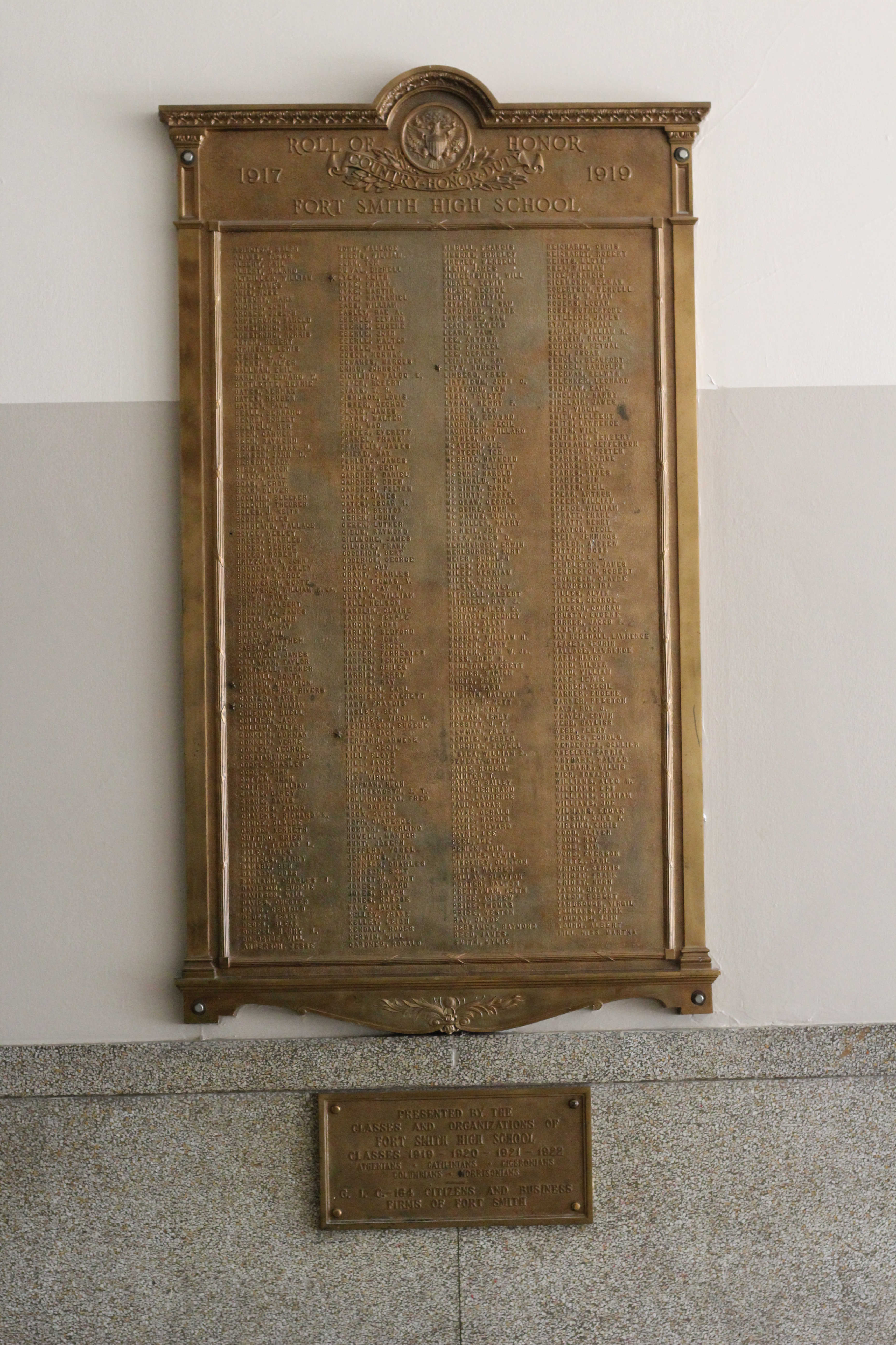 Zoom on the image : Northside High School War Memorial