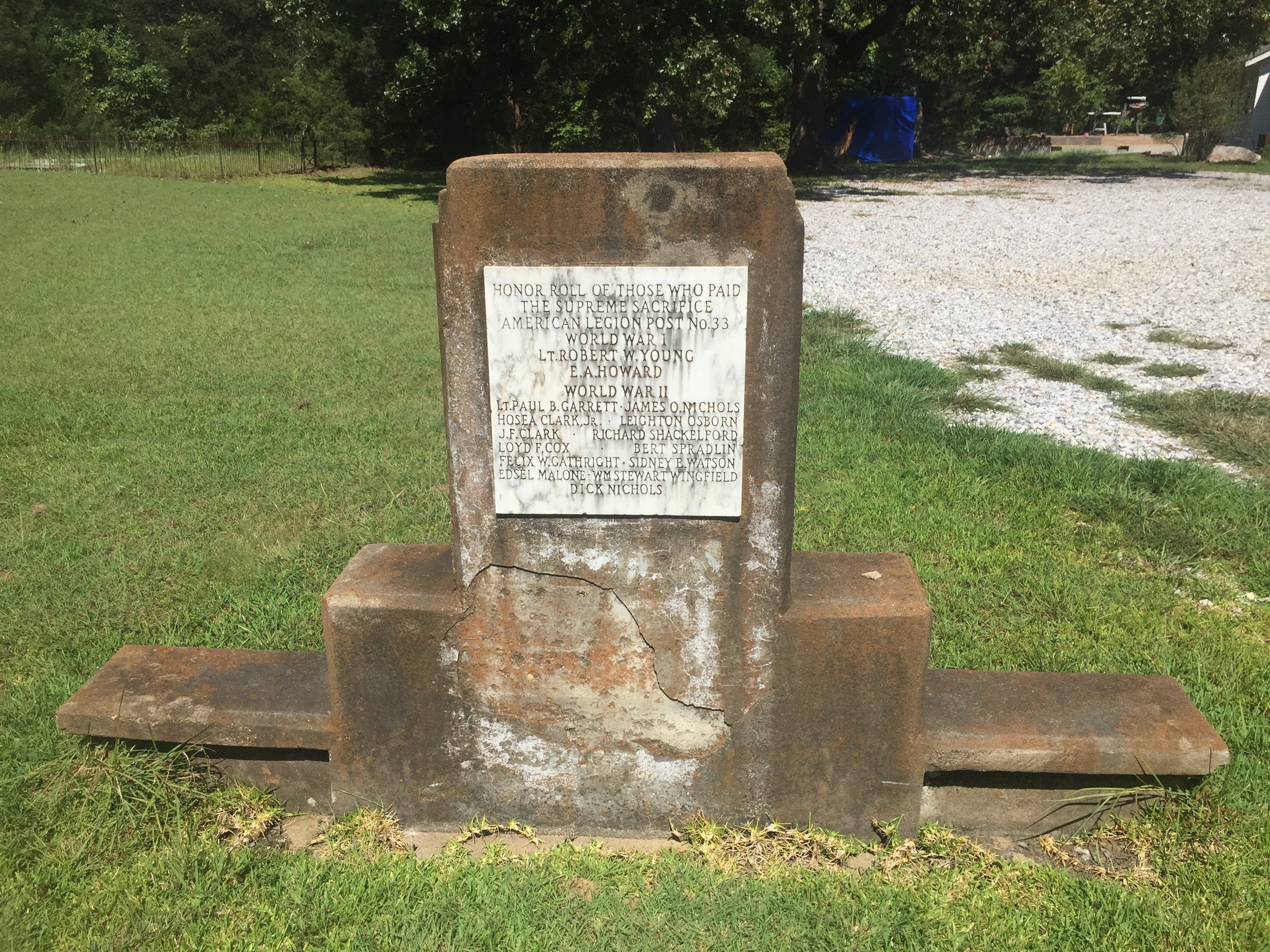 Zoom on the image : Okolona War Memorial