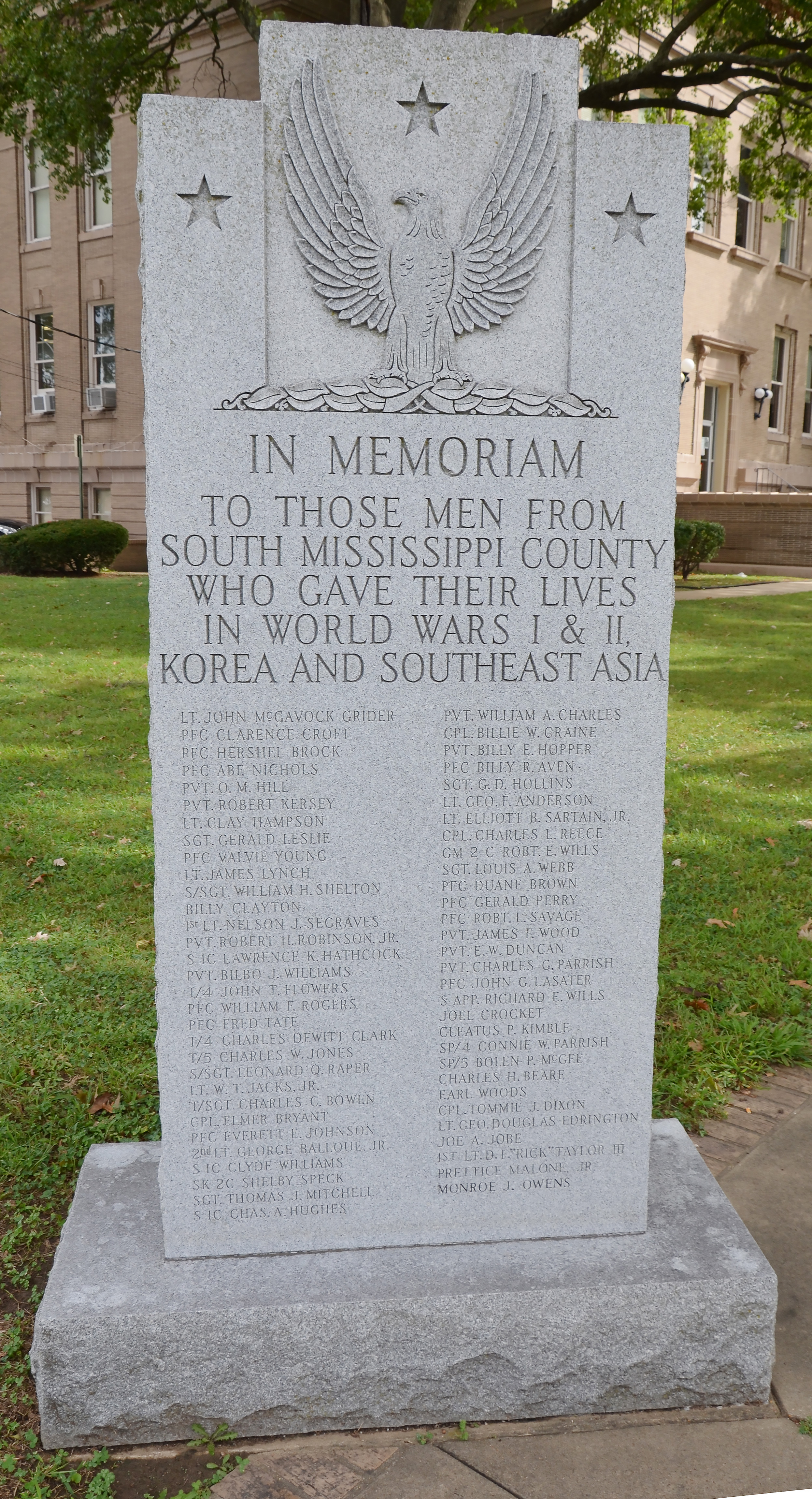Zoom on the image : Mississippi County War Memorial