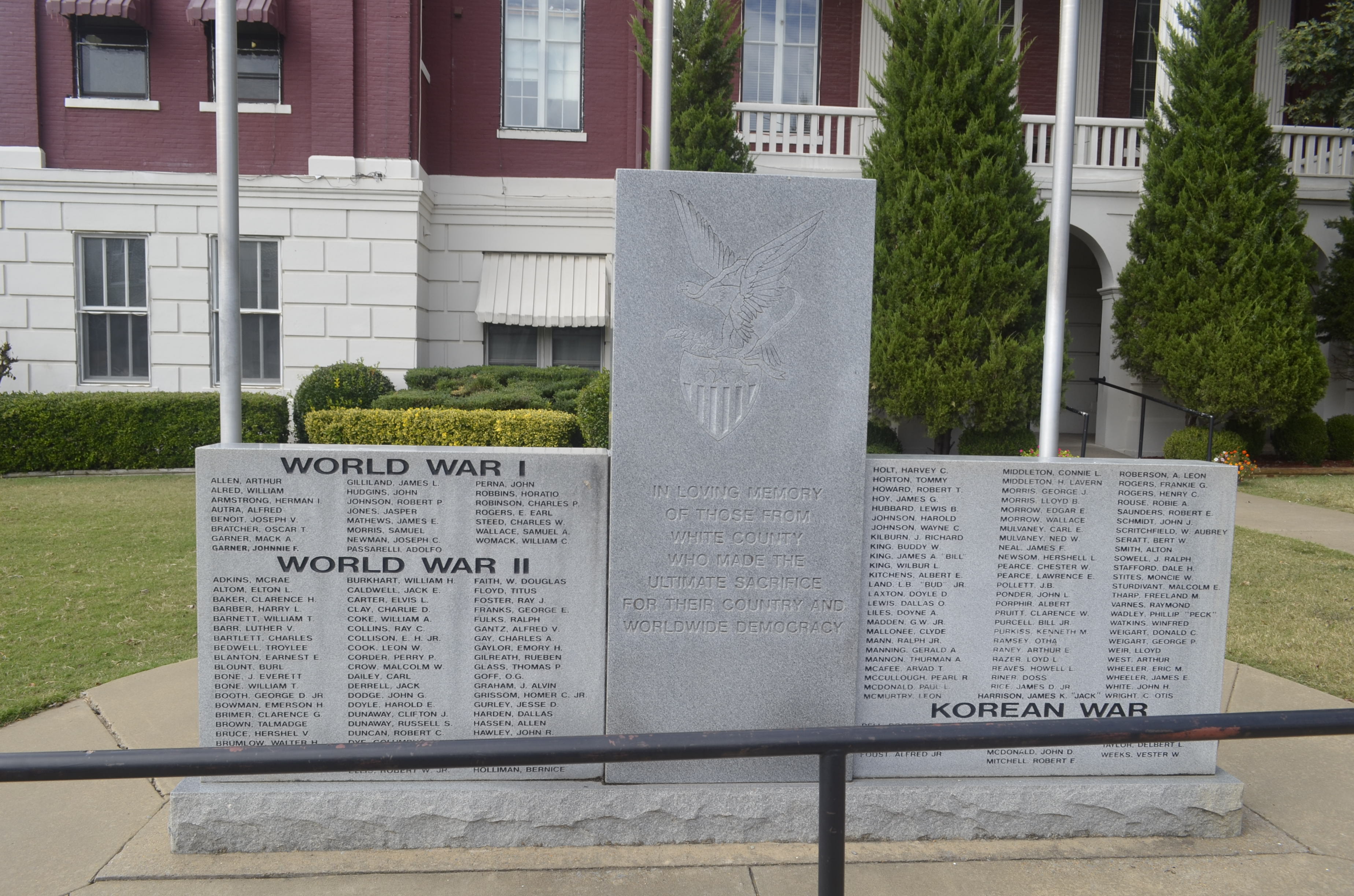 Zoom on the image : White County War Memorial