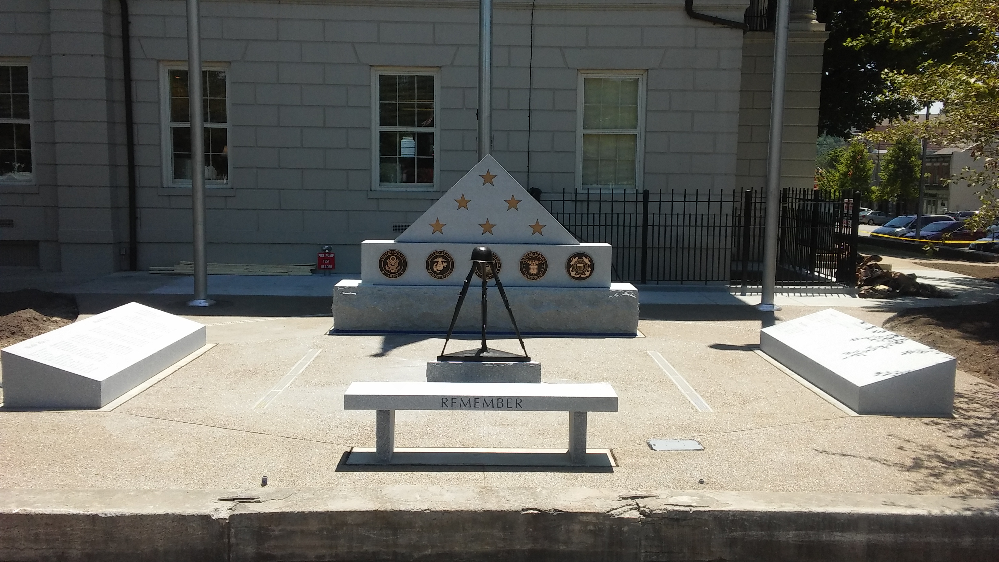 Zoom on the image : Jefferson County War Memorial