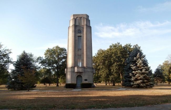 Zoom on the image : Roselawn Cemetery Veterans of All Wars Bell Tower