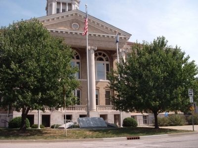 Zoom on the image : Dubois County Honor Roll Memorial