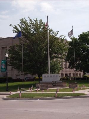 Zoom on the image : Fountain County Veterans Memorial 
