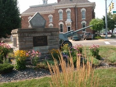 Zoom on the image : Franklin County War Memorial