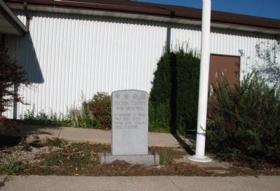 Zoom on the image : Fulton County War Memorial