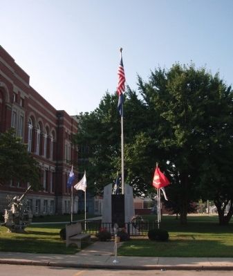 Zoom on the image : Greene County War Memorial