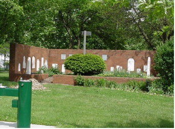 Zoom on the image : North Manchester Veterans' Memorial