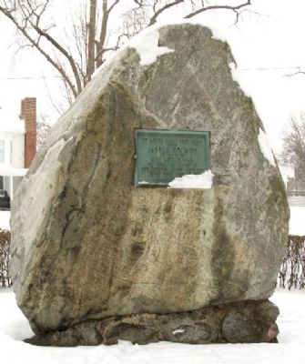 Zoom on the image : Jasper County World War Memorial