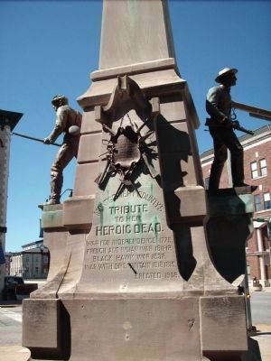Zoom on the image : Montgomery County "Tribute to Her Heroic Dead" Memorial