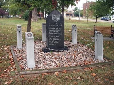 Zoom on the image : Perry County Veterans Memorial