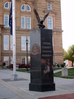 Zoom on the image : Tipton County Veterans Memorial