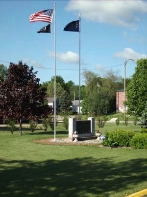 Zoom on the image : Veedersburg-VanBuren Township War Memorial