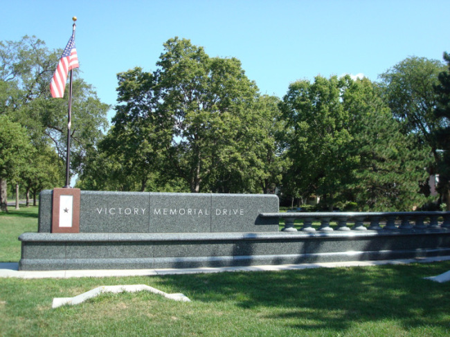 Zoom on the image : Victory Memorial Drive