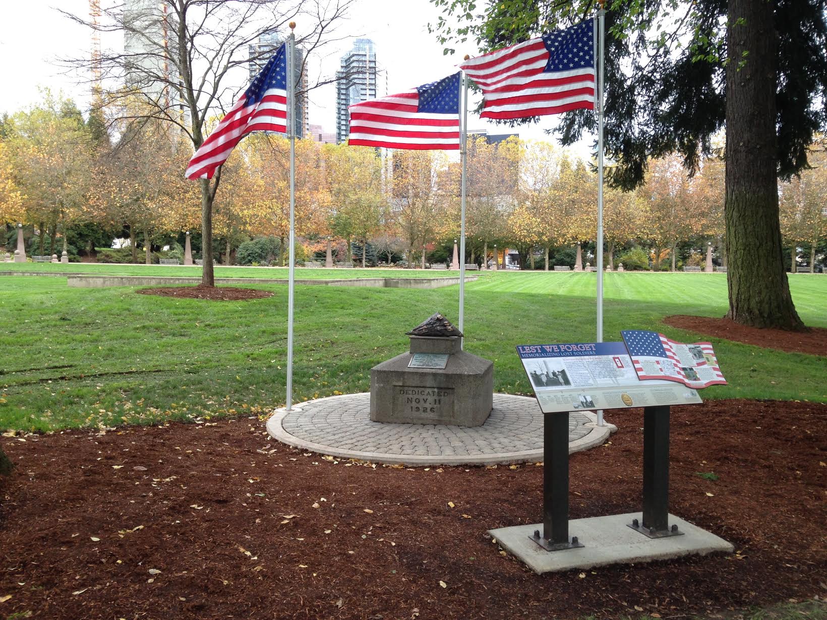 Zoom on the image : Bellevue WWI Memorial Monument