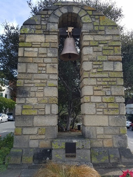 Zoom on the image : Carmel-by-the-Sea World War I Memorial Arch