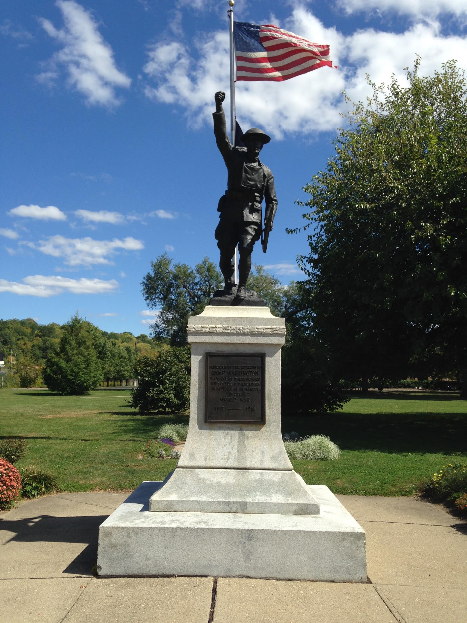 Zoom on the image : Valley Park Doughboy and Memorial
