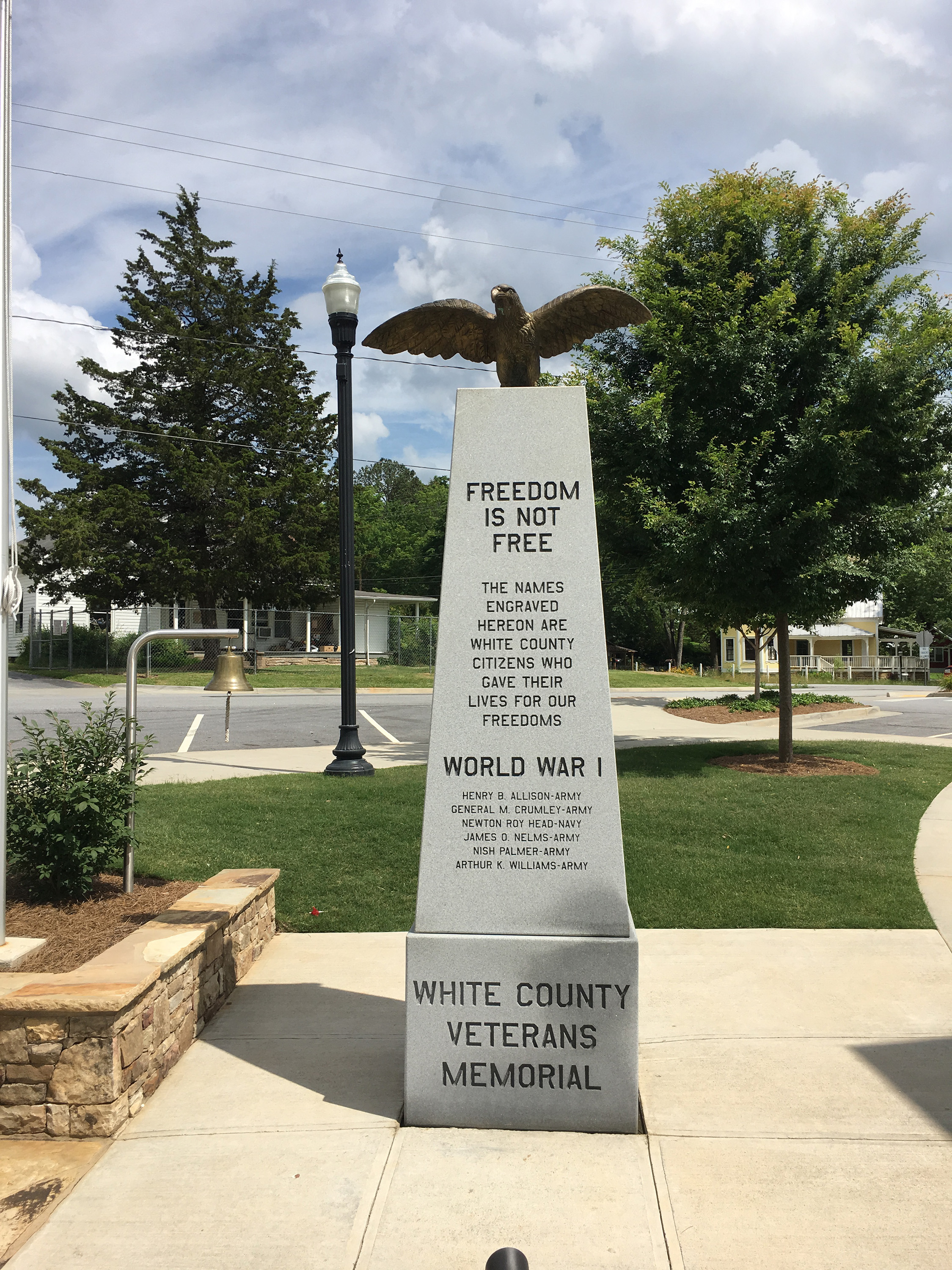 Zoom on the image : White Co. – Cleveland – Veterans Memorial