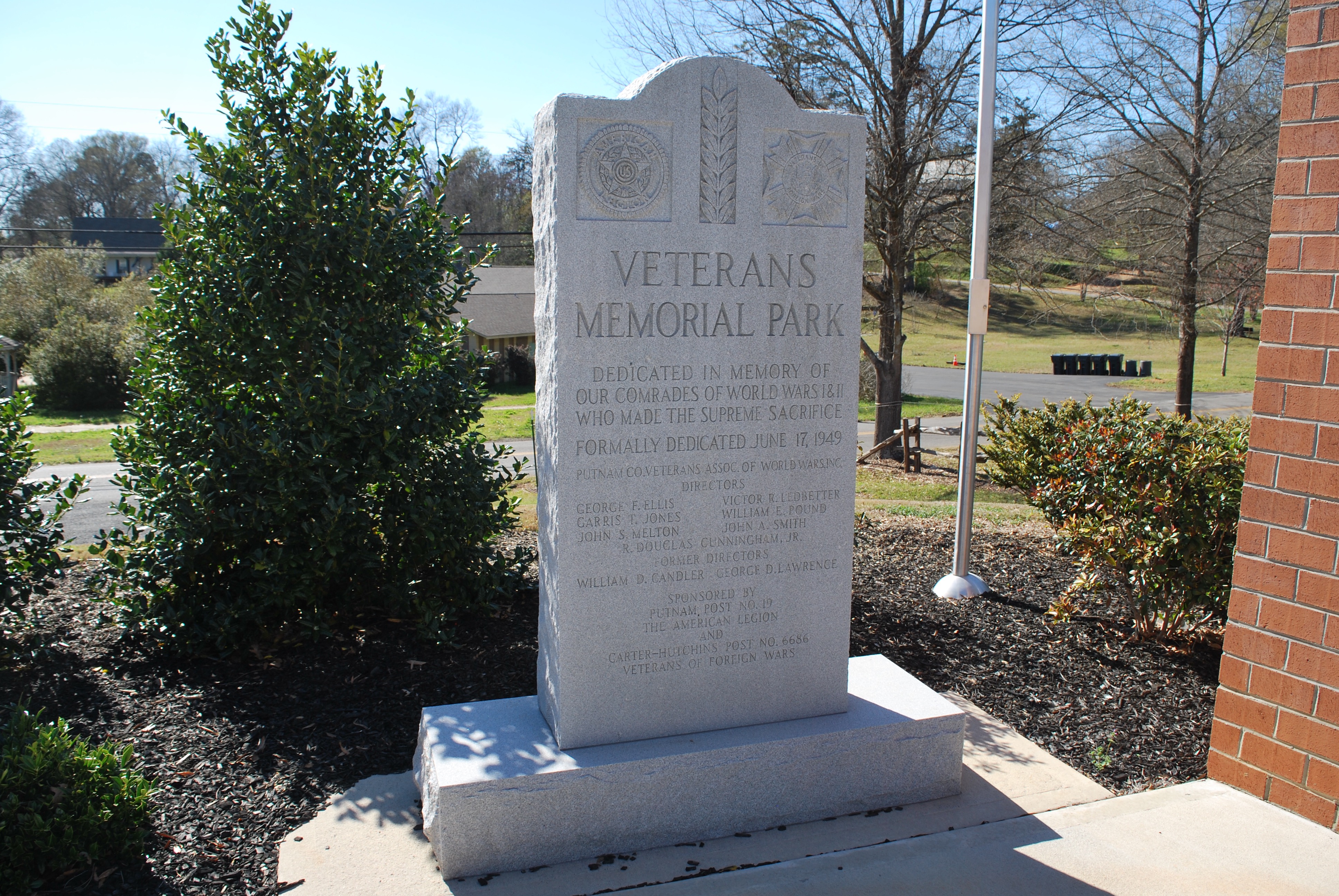Zoom on the image : Putnam Co. - Eatonton - Veterans Memorial Park and Veterans Wall of Honor