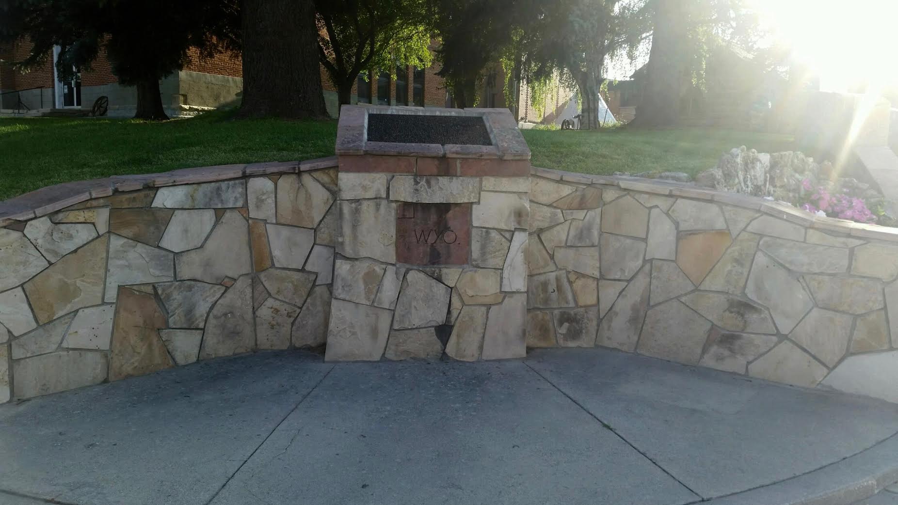 Zoom on the image : Johnson County War Memorial