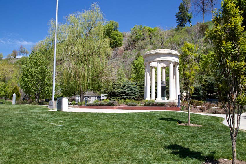 Zoom on the image : The Pagoda -- Memory Grove Park