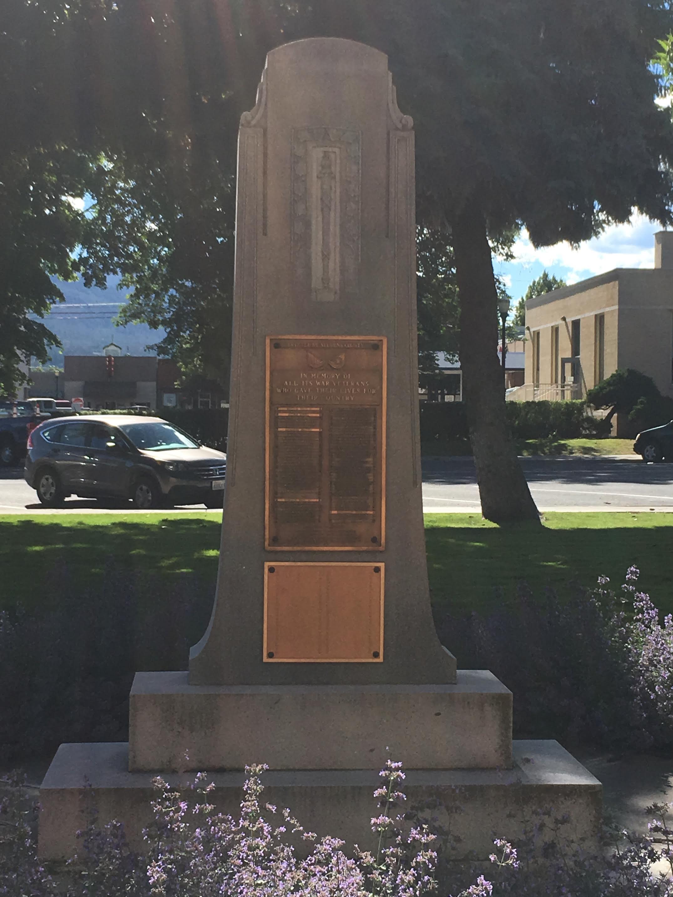 Zoom on the image : Stevens County Veterans Memorial