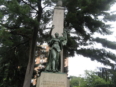 Zoom on the image : Todd Memorial to Soldiers and Sailors