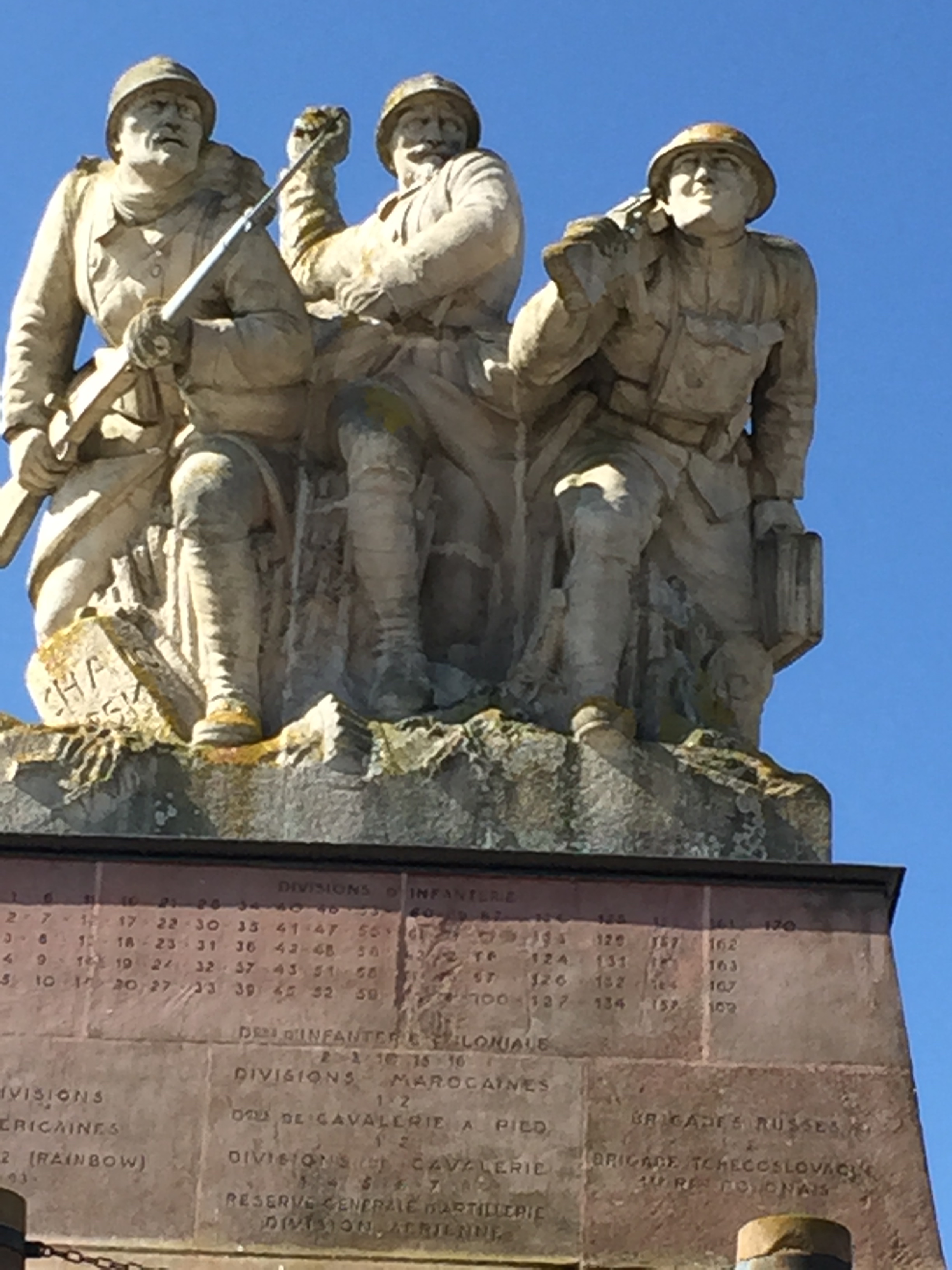 Zoom on the image : Navarin Farm Monument Champagne