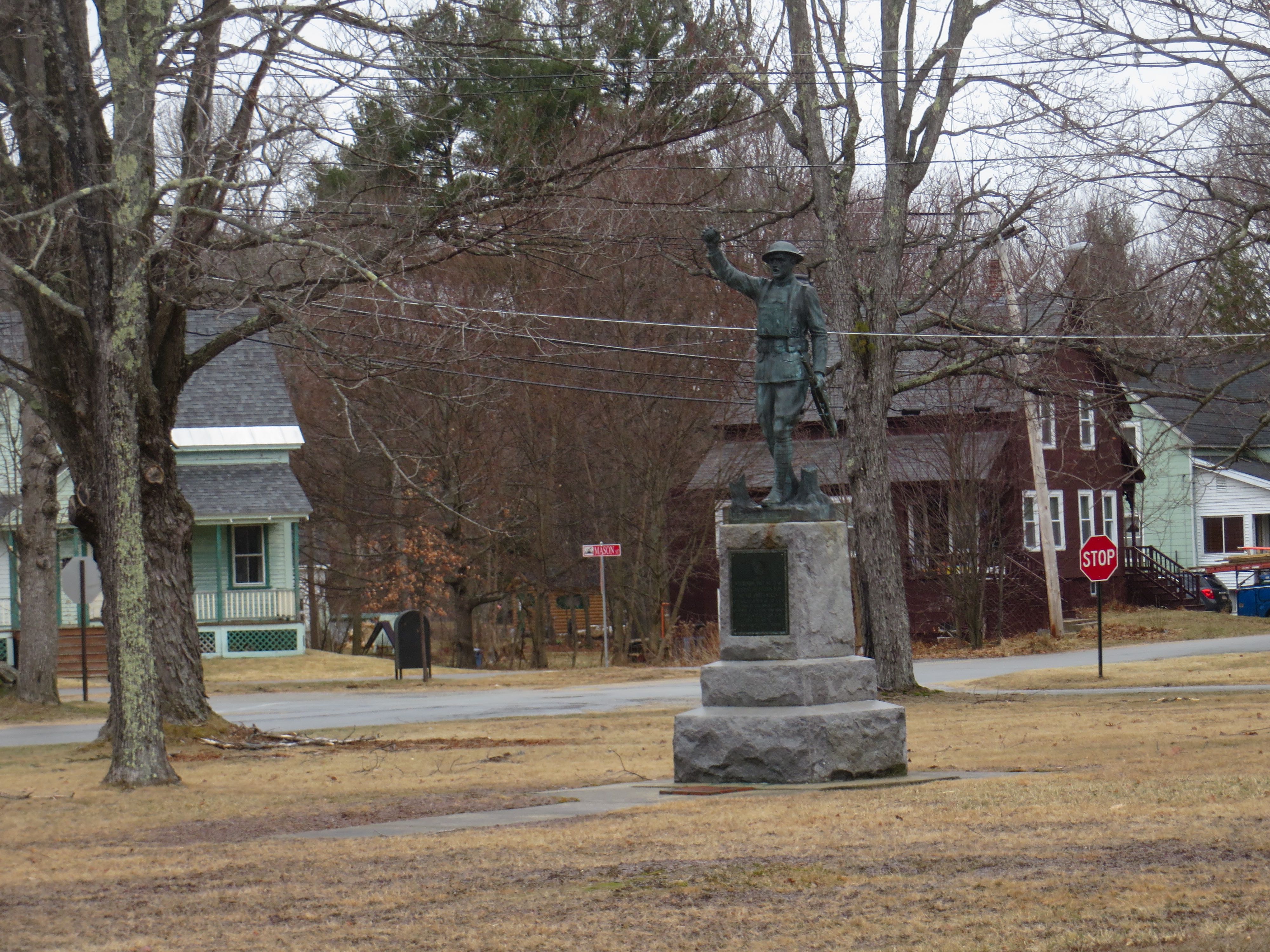 Zoom on the image : Doughboy Monument