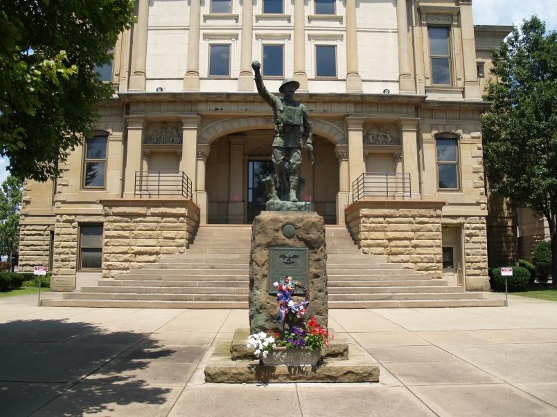 Zoom on the image : Tuscarawas County World War I Memorial