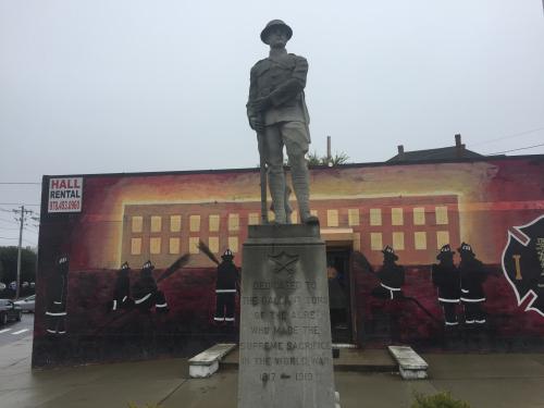 Zoom on the image : Lowell Doughboy Statue