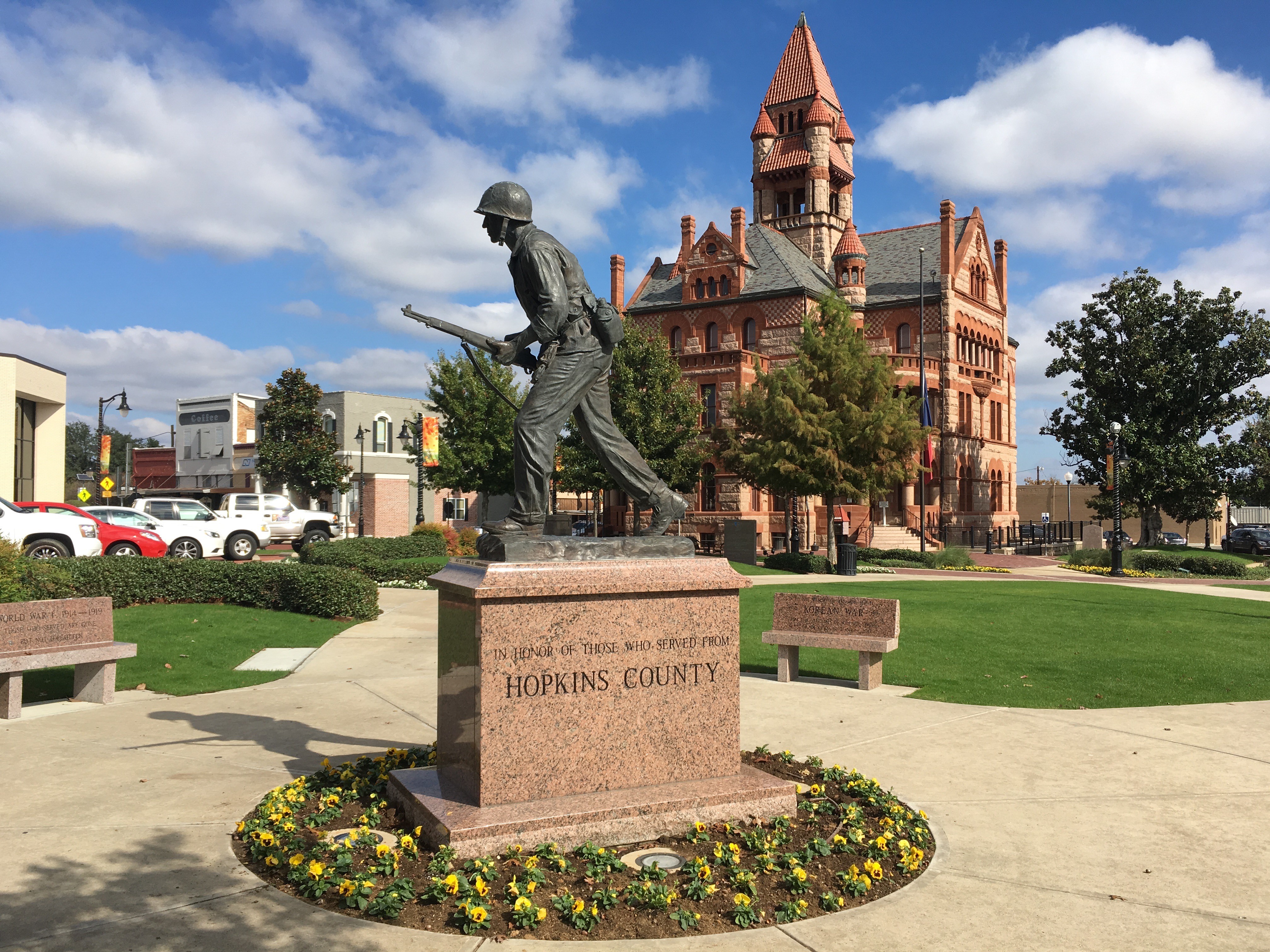 Zoom on the image : Hopkins County Veterans Memorial