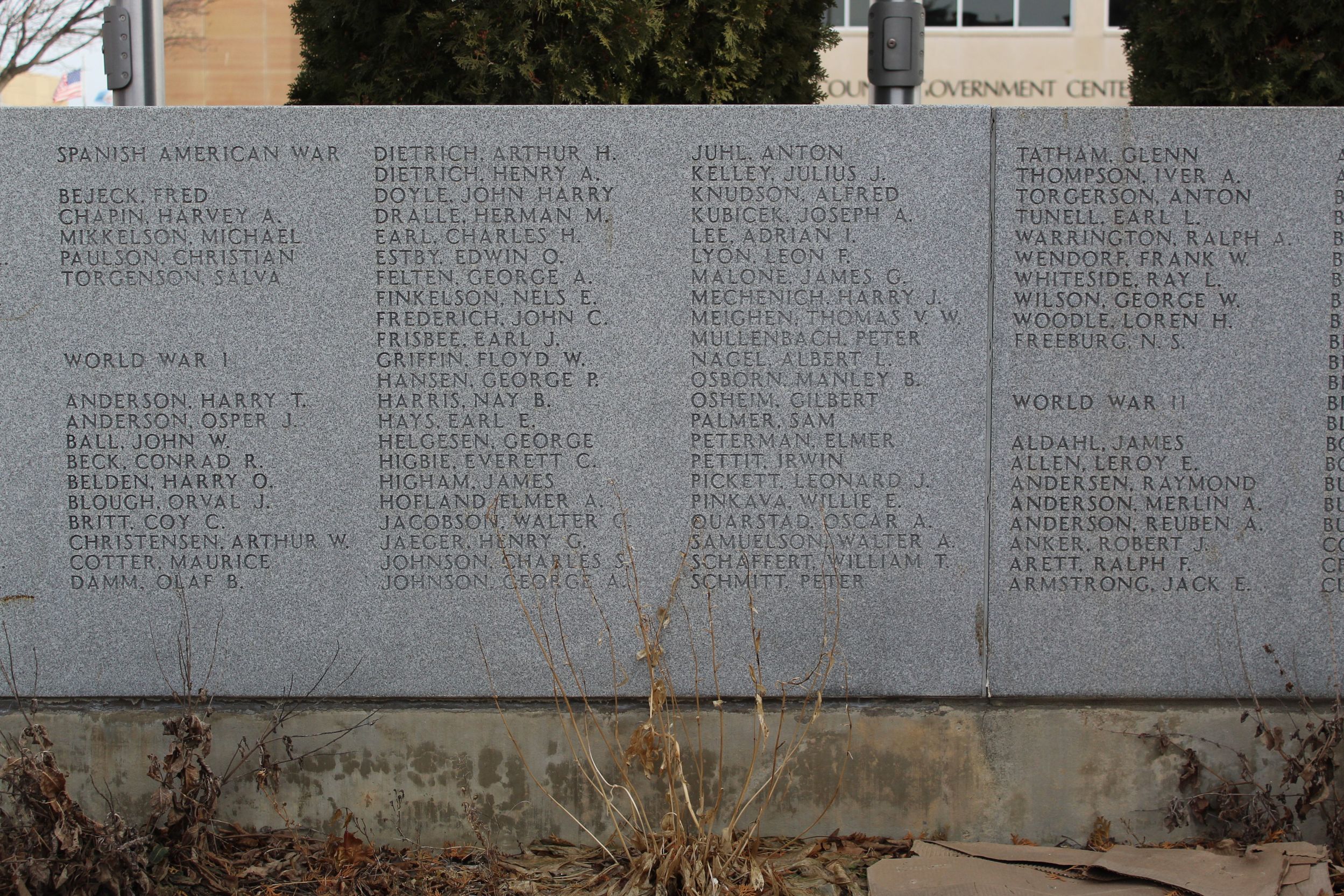 Zoom on the image : Mower County Veterans Memorial