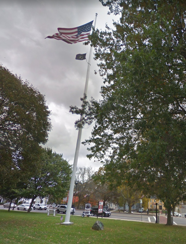 Zoom on the image : War Memorial Flagpole