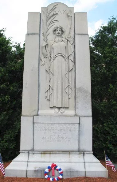 Zoom on the image : Dedham War Memorial Monument