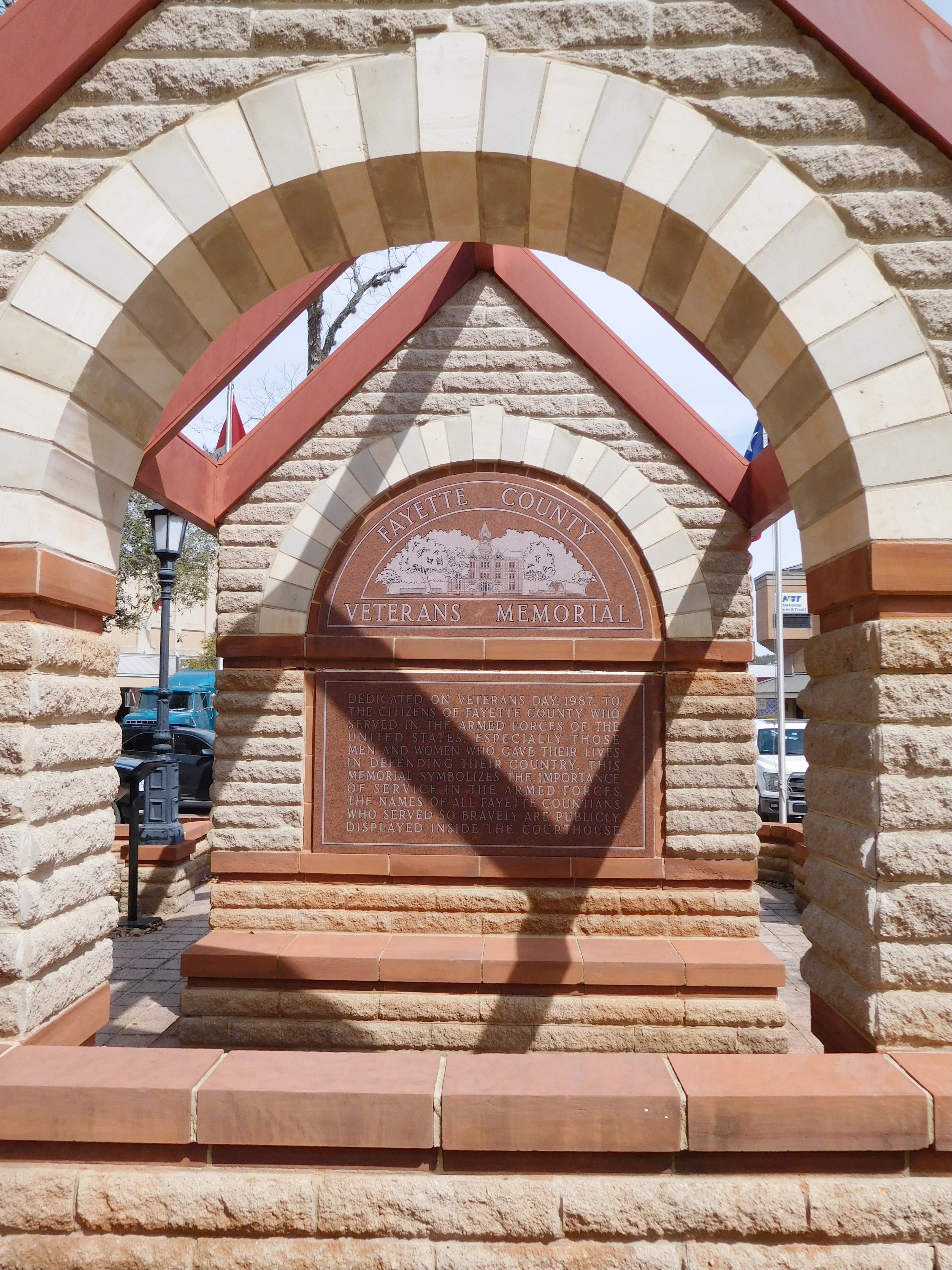 Zoom on the image : Fayette County Veterans Memorial