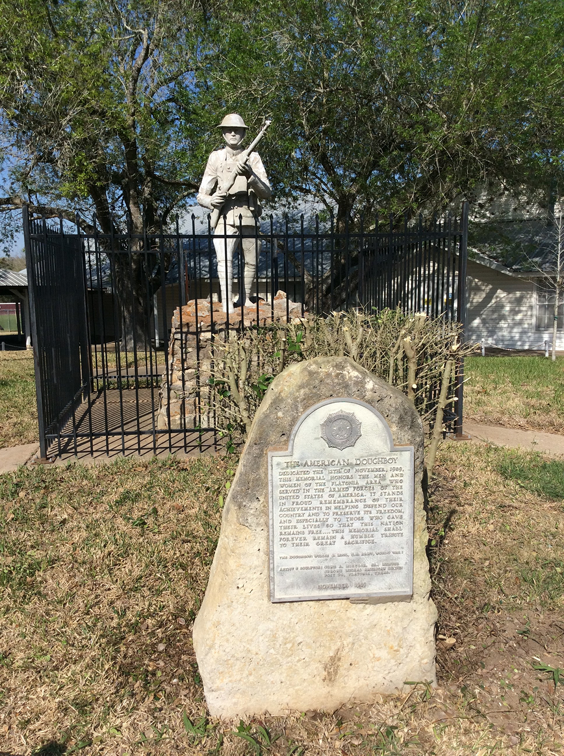Zoom on the image : The American Doughboy