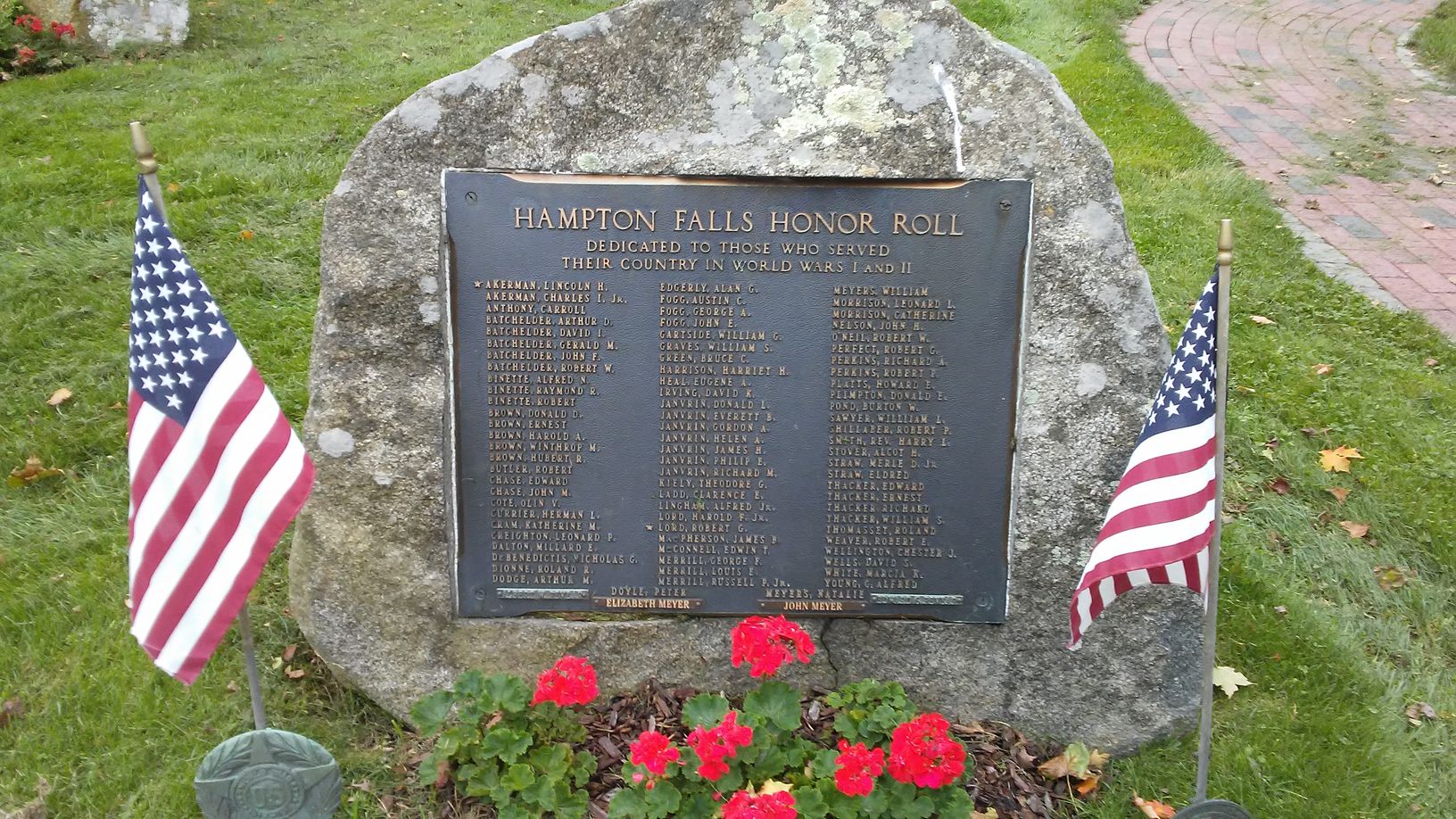 Zoom on the image : Hampton Falls World Wars 1 & 2 Honor Roll