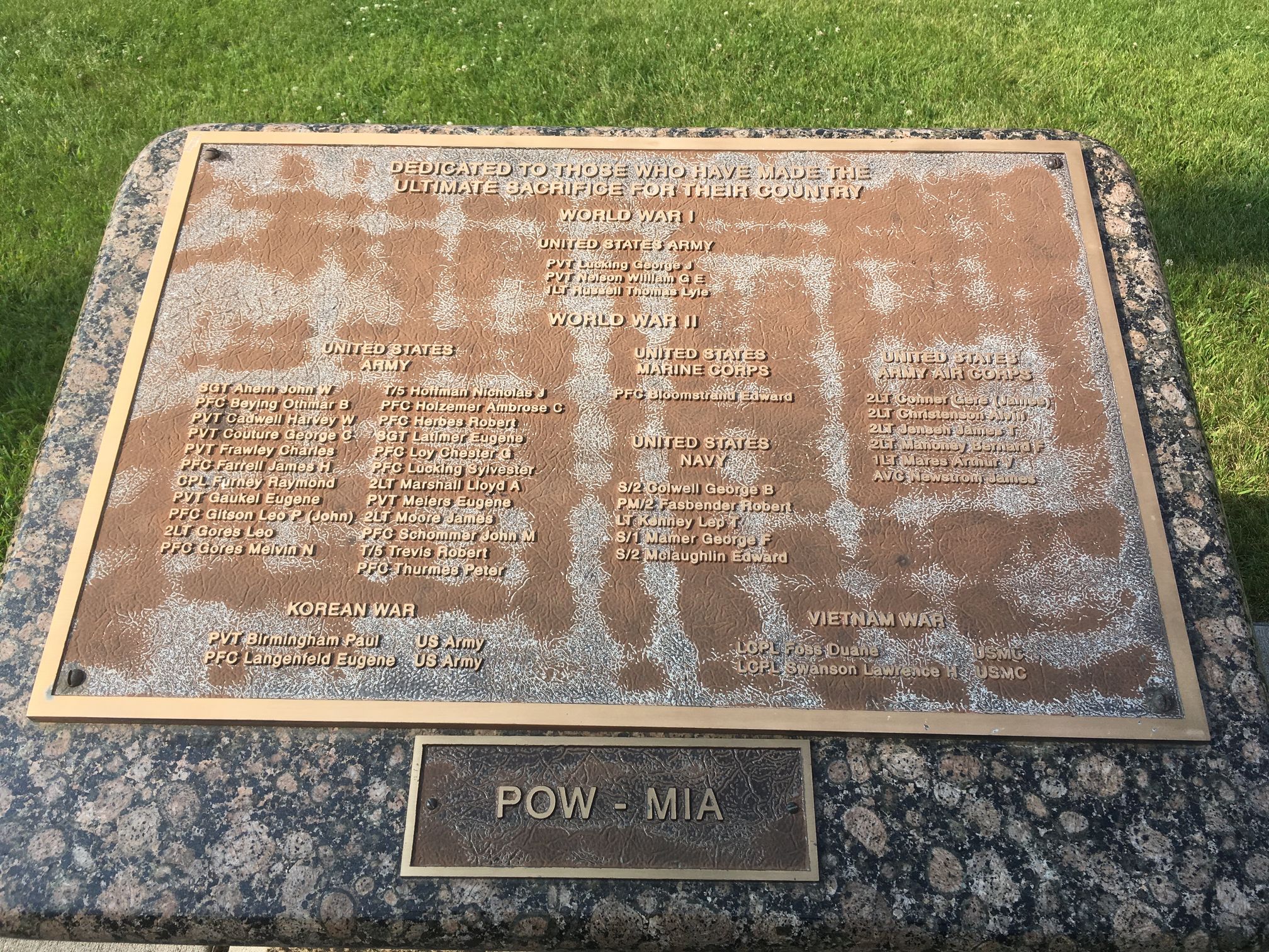 Zoom on the image : Veterans Memorial Plaque & Veterans Memorial Wall