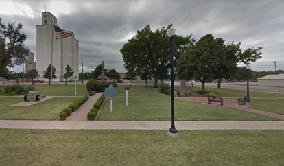 Zoom on the image : Hennessey Memorial Park