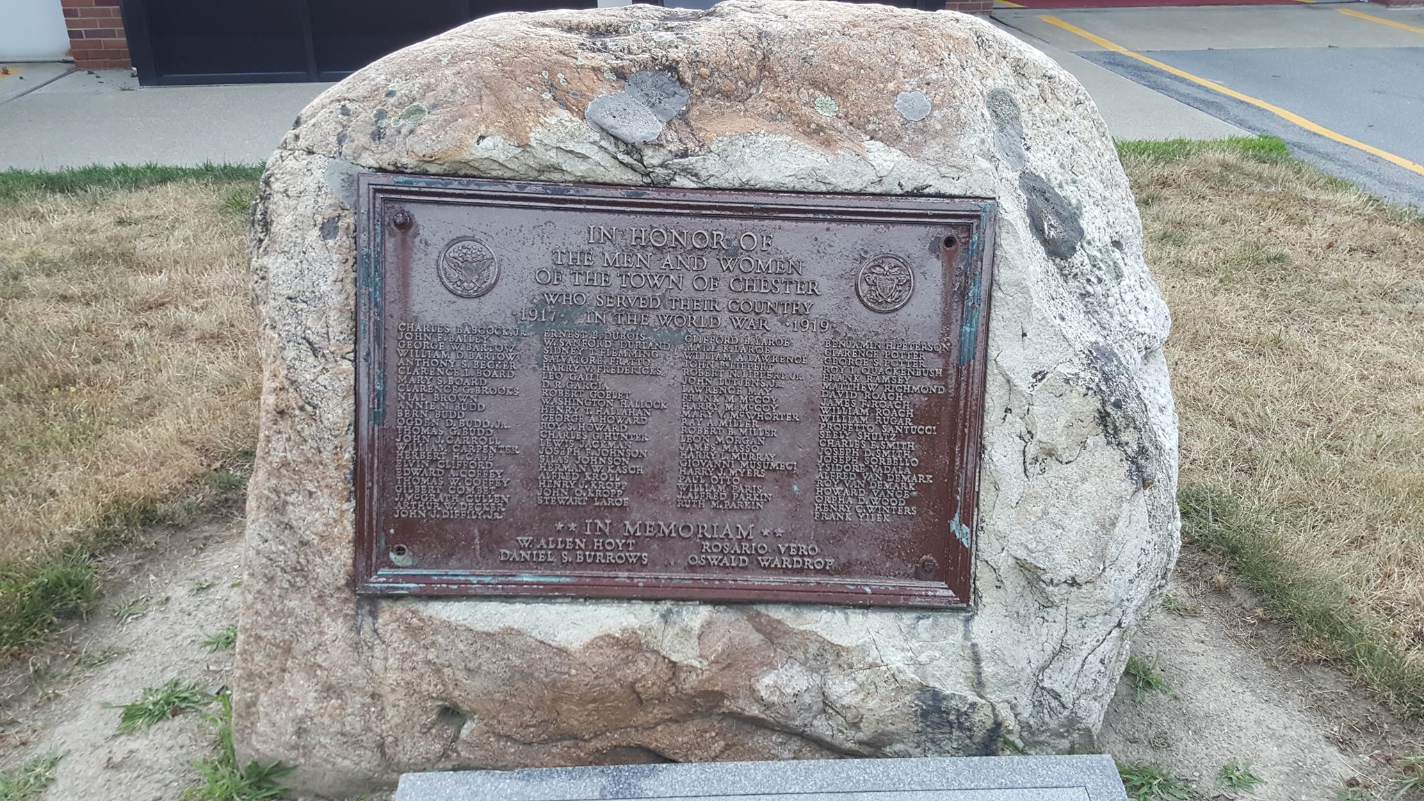 Zoom on the image : Chester World War Memorial Stone