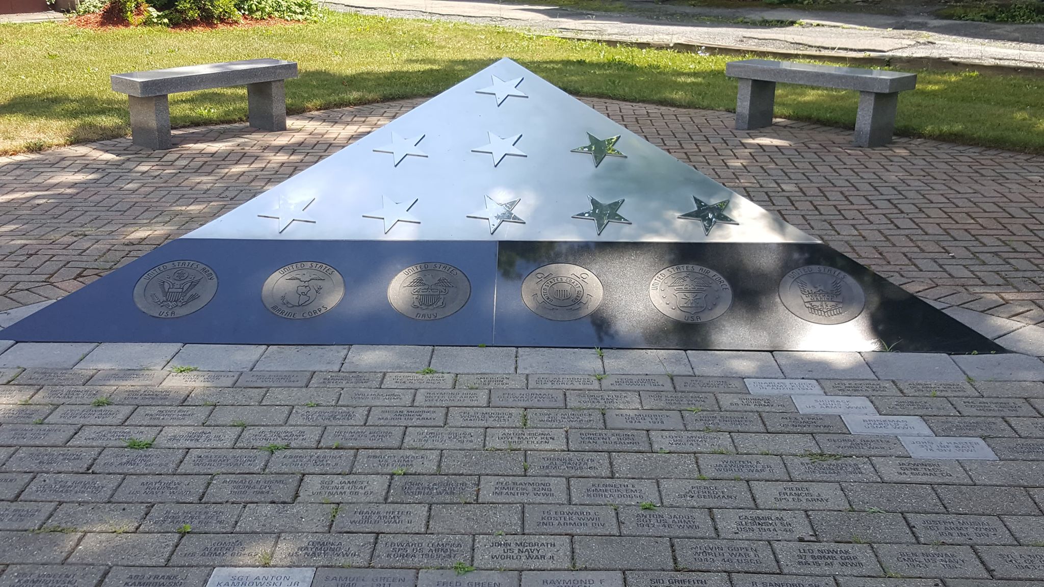 Zoom on the image : Florida Veterans Memorial
