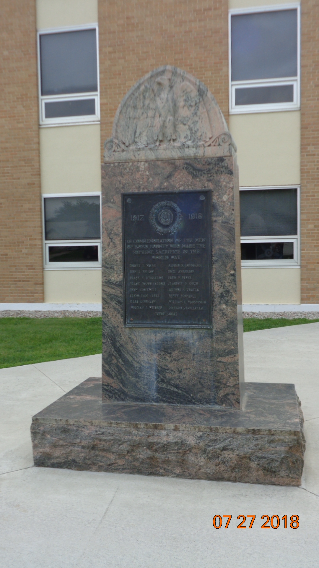 Zoom on the image : Boyd County NE WWI Memorial