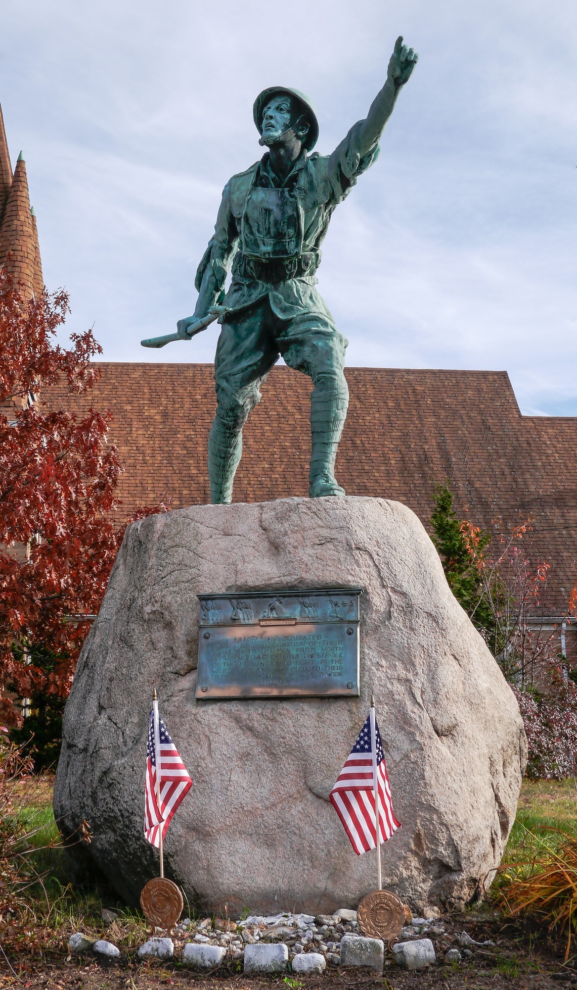 Zoom on the image : North Providence World War I Memorial
