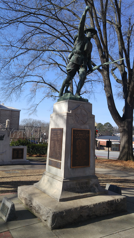 Zoom on the image : The WWI monument in Newberry, SC