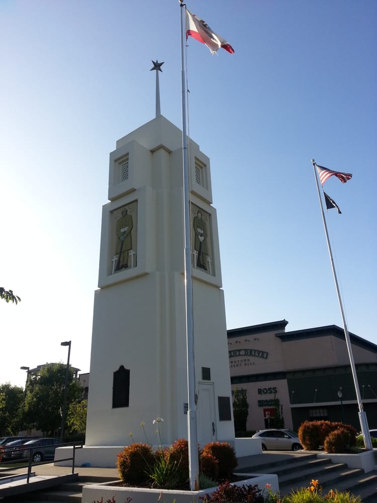 Zoom on the image : Soldier's Memorial Monument