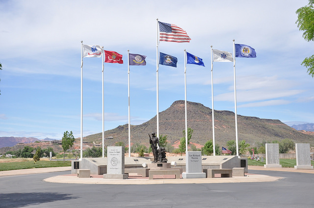 Zoom on the image : Tonaquint Cemetery Veterans Memorial