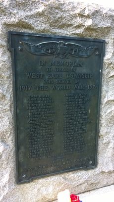 Zoom on the image : West Earl Township World War Monument